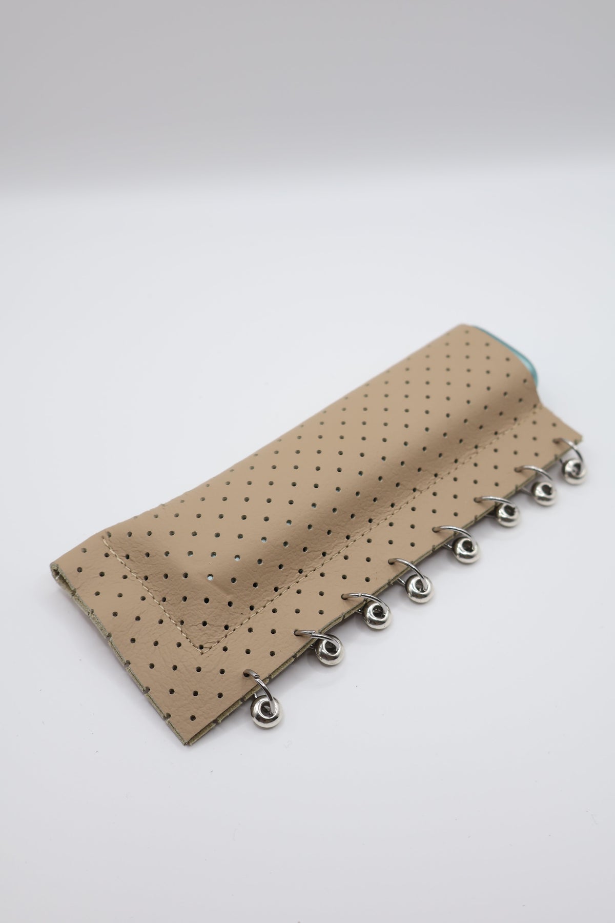 Beige Silver 01 handmade short leather case for IQOS ILUMA ONE, by WE ARE MARO, photo 2
