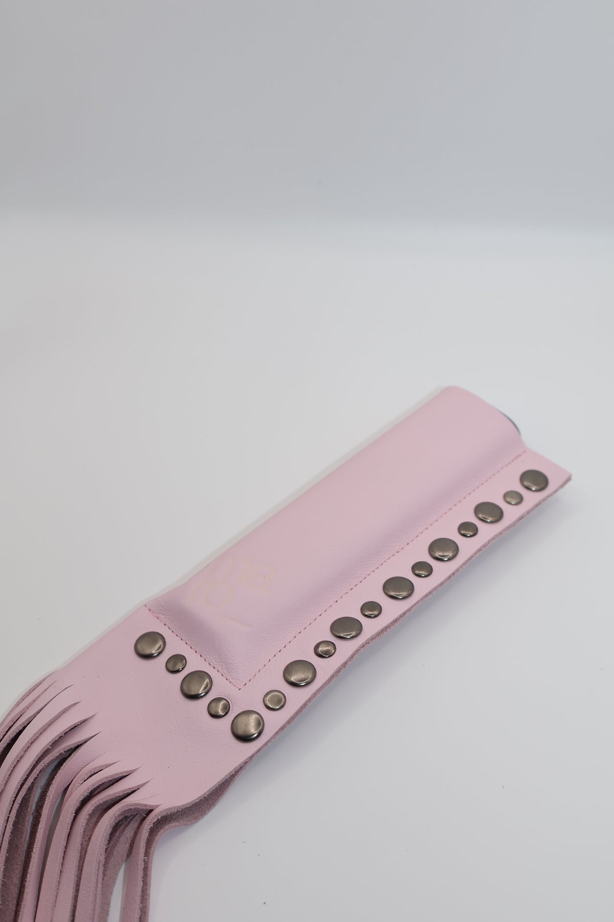 Cosmopolitan handmade leather fringe case for IQOS ILUMA ONE, by WE ARE MARO, photo 3